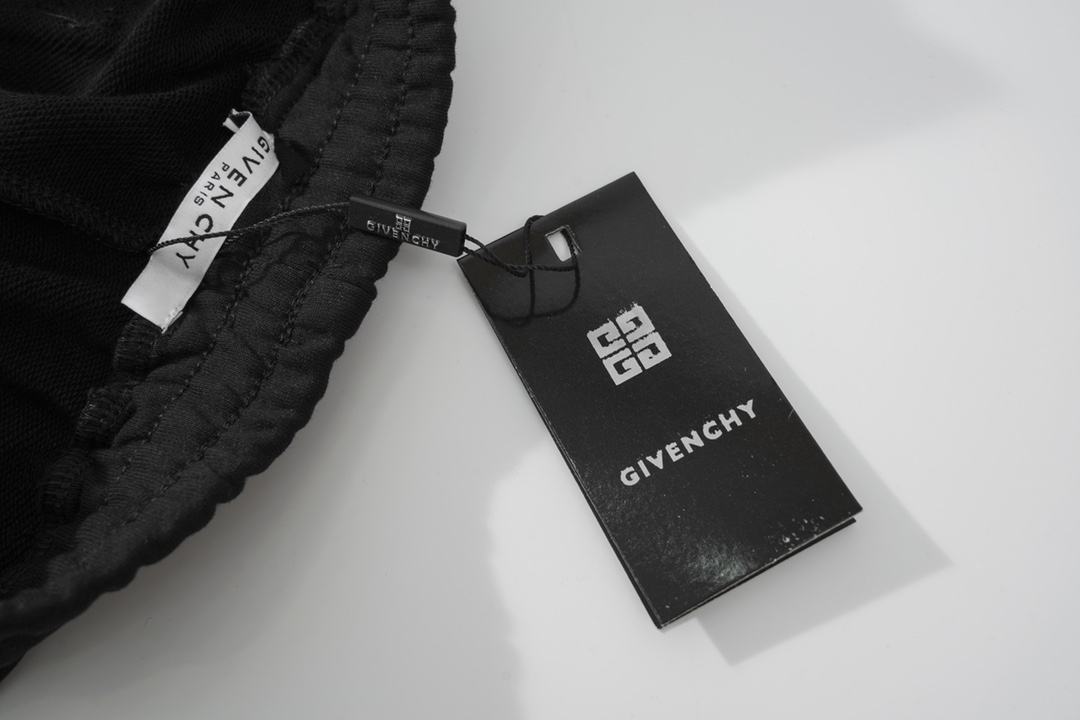 高版本Givenchy纪梵希 4G字母重工刺绣短裤