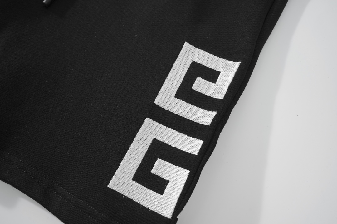 高版本Givenchy纪梵希 4G字母重工刺绣短裤
