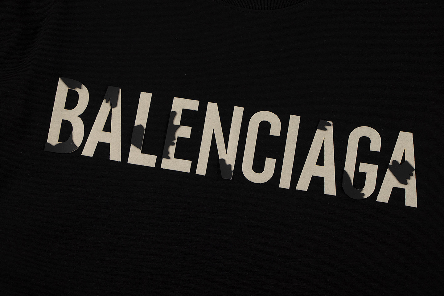 高版本BALENCIGA巴黎世家 植绒字母印花短袖 水洗黑