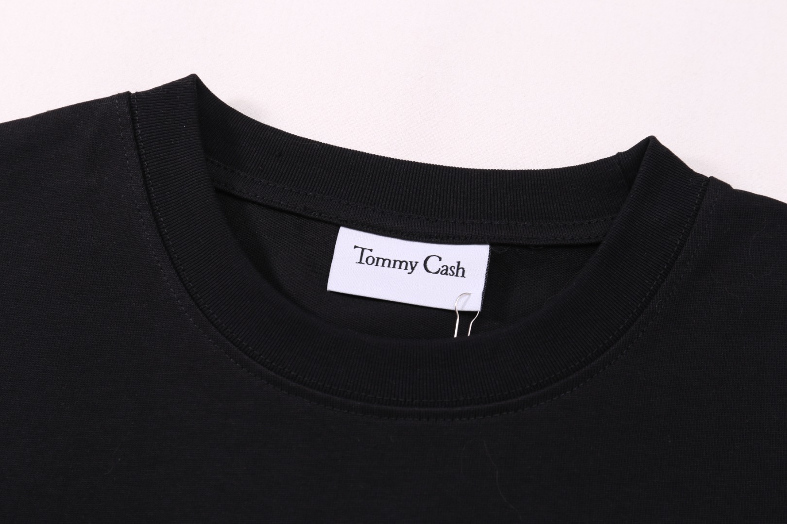 高版本MaisonMargiela/马吉拉 x Tommy Cash联名款刺绣字母短袖