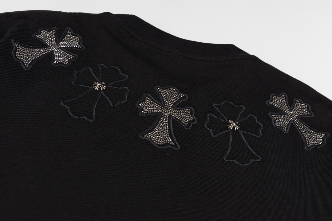 高版本Chrome Hearts克罗心 金属+烫钻十字短袖-Chinese UA Cheap High Quatity Brand Clothes Bags handbags Sneakers wholesale wholesaler seller from China Factory suppliers Fashion Clothing Shoes best Quality Beautiful Price 高版本Chrome Hearts克罗心 金属+烫钻十字短袖