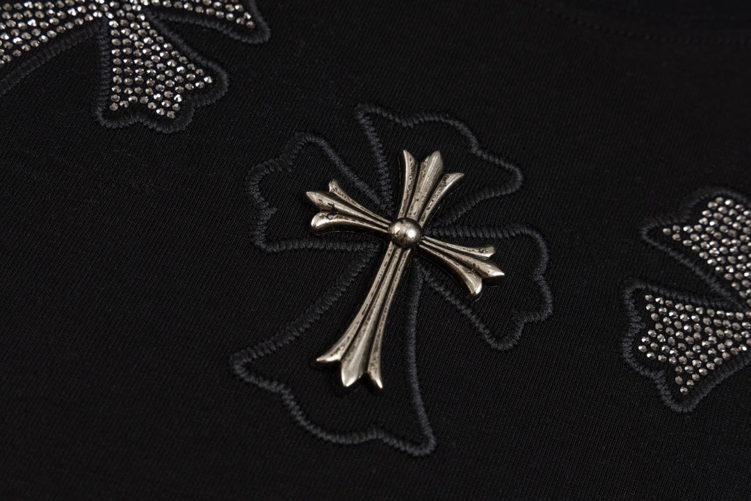 高版本Chrome Hearts克罗心 金属+烫钻十字短袖-Chinese UA Cheap High Quatity Brand Clothes Bags handbags Sneakers wholesale wholesaler seller from China Factory suppliers Fashion Clothing Shoes best Quality Beautiful Price 高版本Chrome Hearts克罗心 金属+烫钻十字短袖