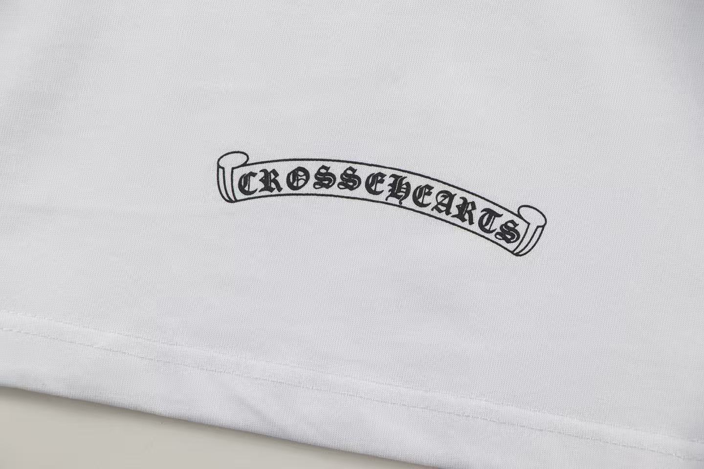 高版本Chrome Hearts克罗心 渐变马蹄十字印花短袖-Chinese UA Cheap High Quatity Brand Clothes Bags handbags Sneakers wholesale wholesaler seller from China Factory suppliers Fashion Clothing Shoes best Quality Beautiful Price 高版本Chrome Hearts克罗心 渐变马蹄十字印花短袖