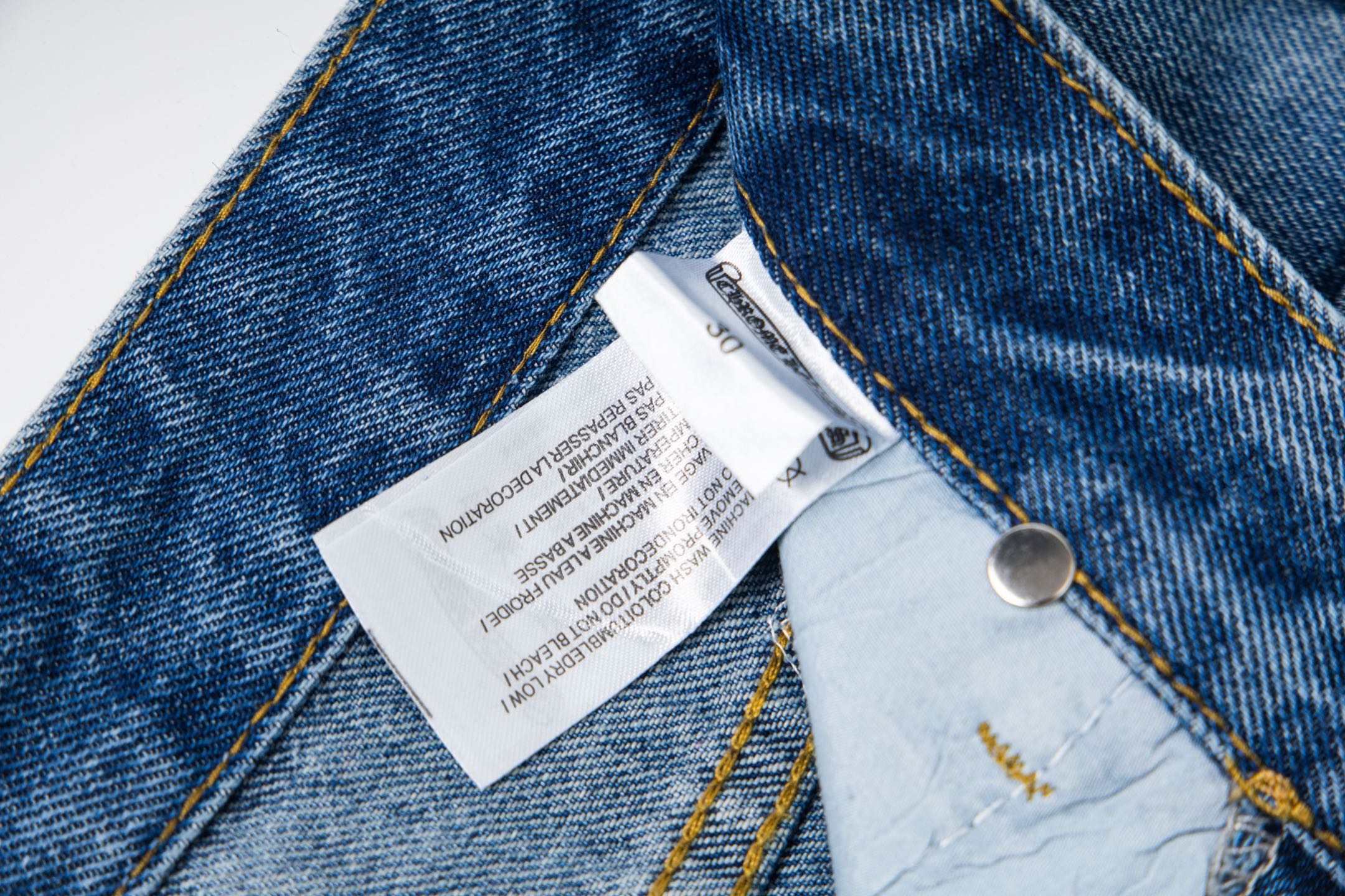 高版本Chrome Hearts克罗心 皮标十字水洗微喇牛仔裤-High Quatity Cheap Brand wholesale wholesaler seller Clothes Bags handbags Sneakers Top Fashion Clothing Shoes from China Factory Chinese suppliers best Quality Beautiful Price 高版本Chrome Hearts克罗心 皮标十字水洗微喇牛仔裤