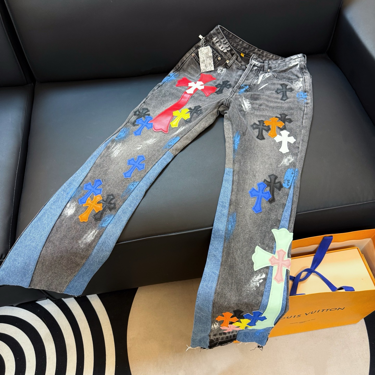 高版本Chrome hearts克罗心 x Gallery Dept 联名涂鸦彩标十字微喇牛仔裤