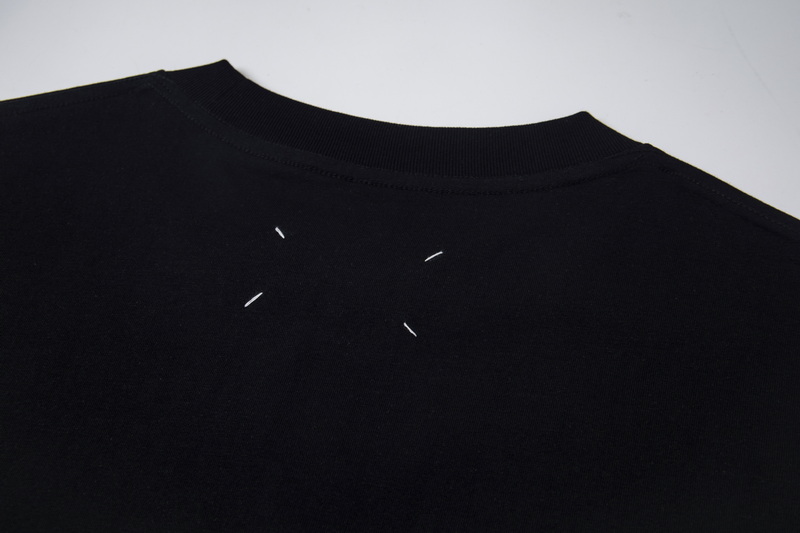 高版本MaisonMargiela/马吉拉 重影刺绣数字短袖-Chinese UA Cheap High Quatity Brand Clothes Bags handbags Sneakers wholesale wholesaler seller from China Factory suppliers Fashion Clothing Shoes best Quality Beautiful Price 高版本MaisonMargiela/马吉拉 重影刺绣数字短袖