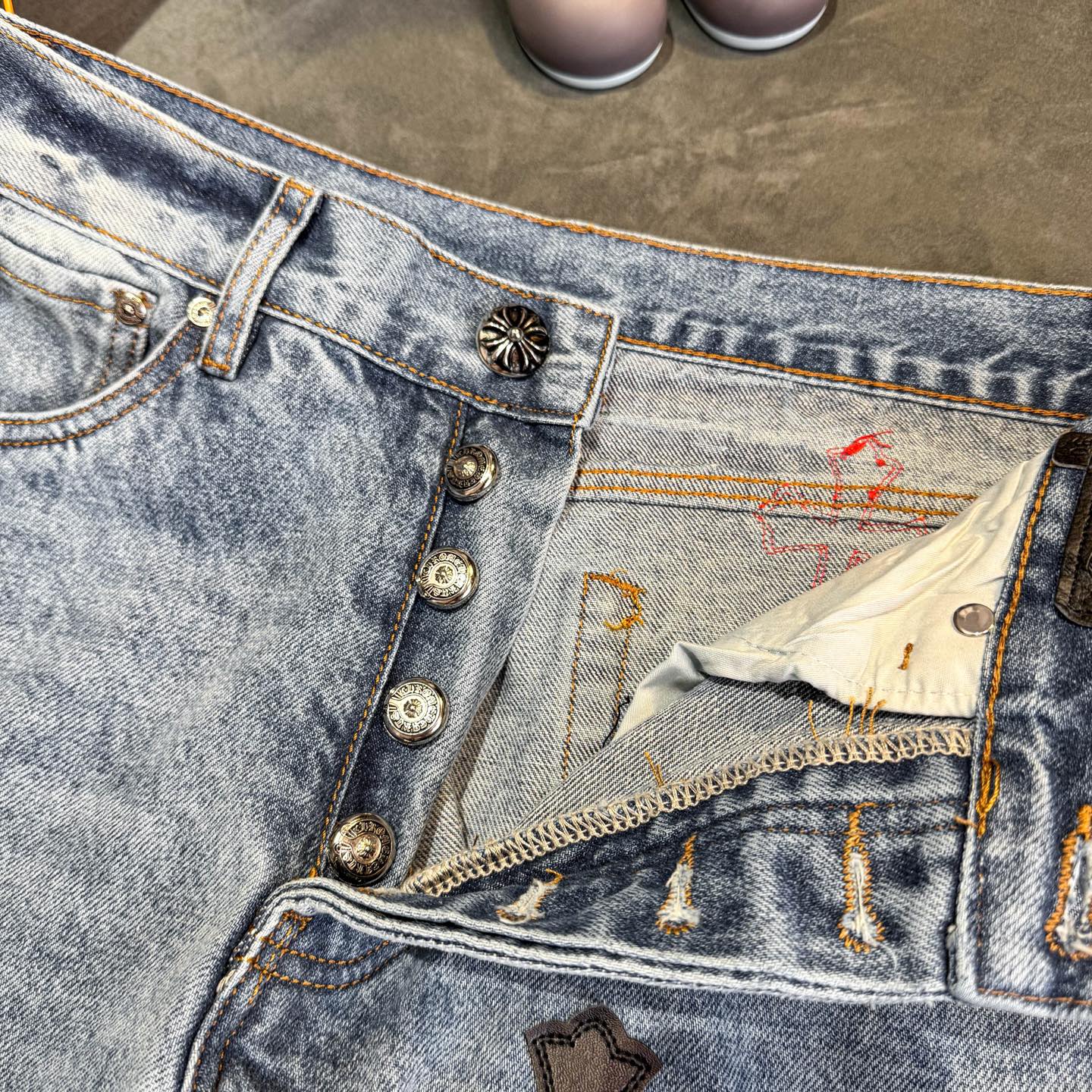 高版本Chrome hearts克罗心 牛王多彩皮标十字做旧牛仔裤