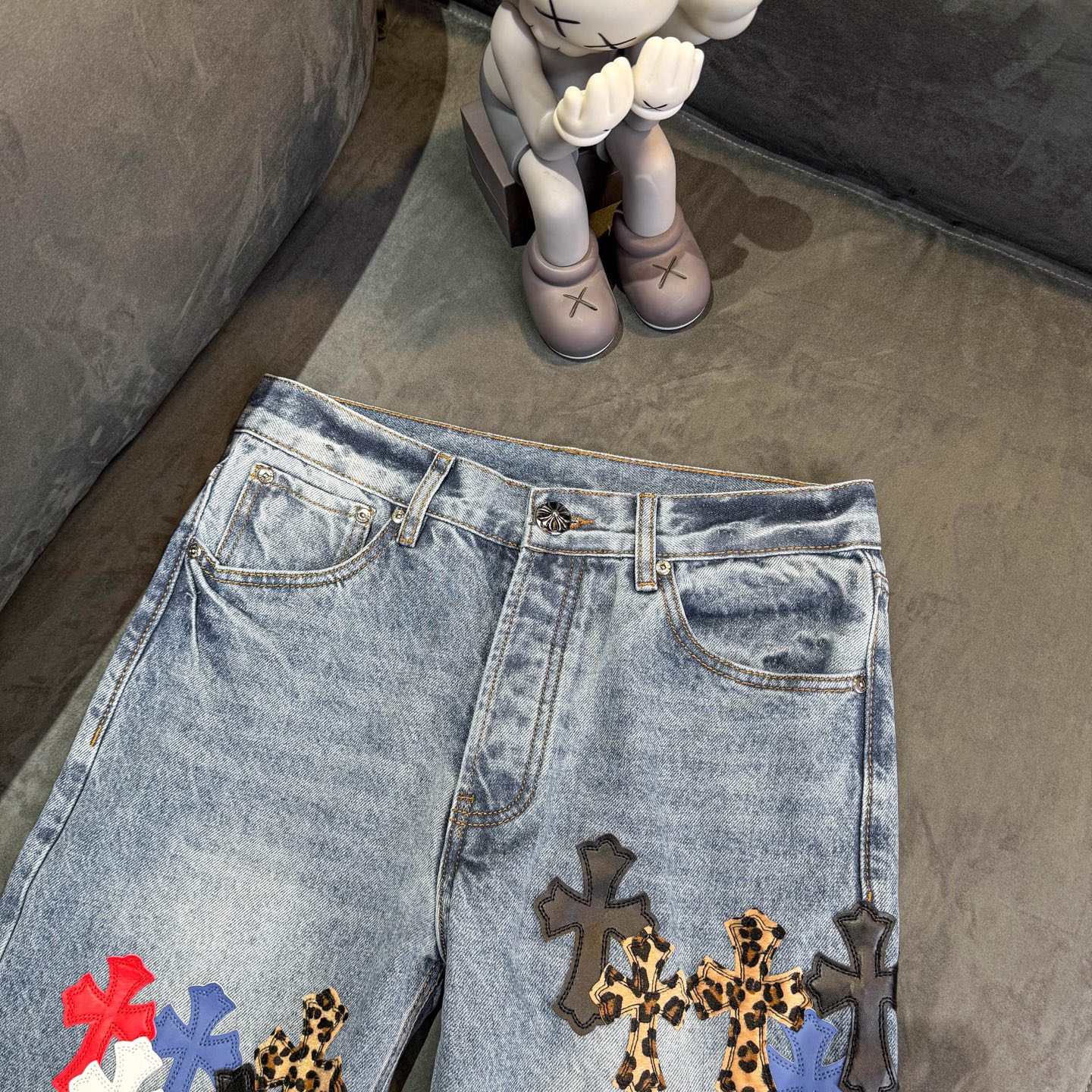 高版本Chrome hearts克罗心 牛王多彩皮标十字做旧牛仔裤