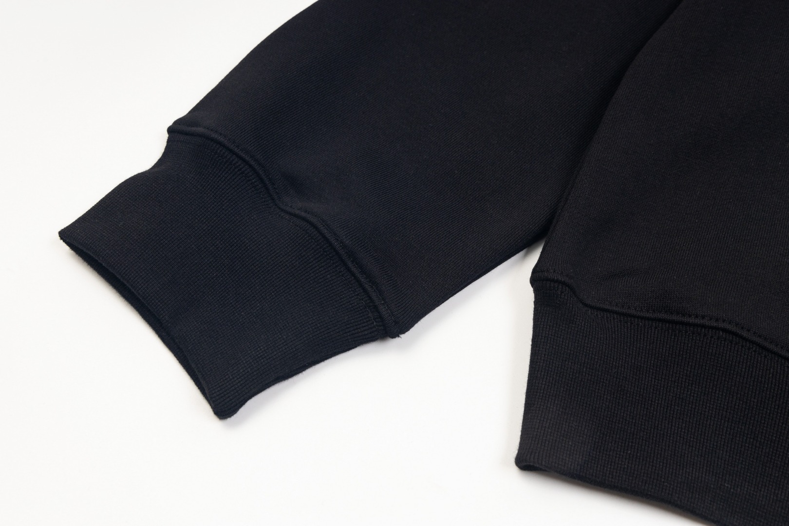 高版本MaisonMargiela/马吉拉 涂鸦数字印花圆领卫衣-Chinese UA Cheap High Quatity Brand Clothes Bags handbags Sneakers wholesale wholesaler seller from China Factory suppliers Fashion Clothing Shoes best Quality Beautiful Price 高版本MaisonMargiela/马吉拉 涂鸦数字印花圆领卫衣