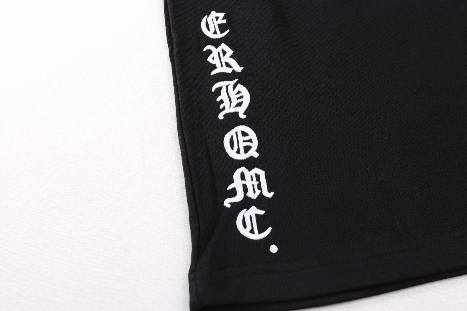 高版本Chrome Hearts克罗心 梵文刺绣短裤-Chinese UA Cheap High Quatity Brand Clothes Bags handbags Sneakers wholesale wholesaler seller from China Factory suppliers Fashion Clothing Shoes best Quality Beautiful Price 高版本Chrome Hearts克罗心 梵文刺绣短裤