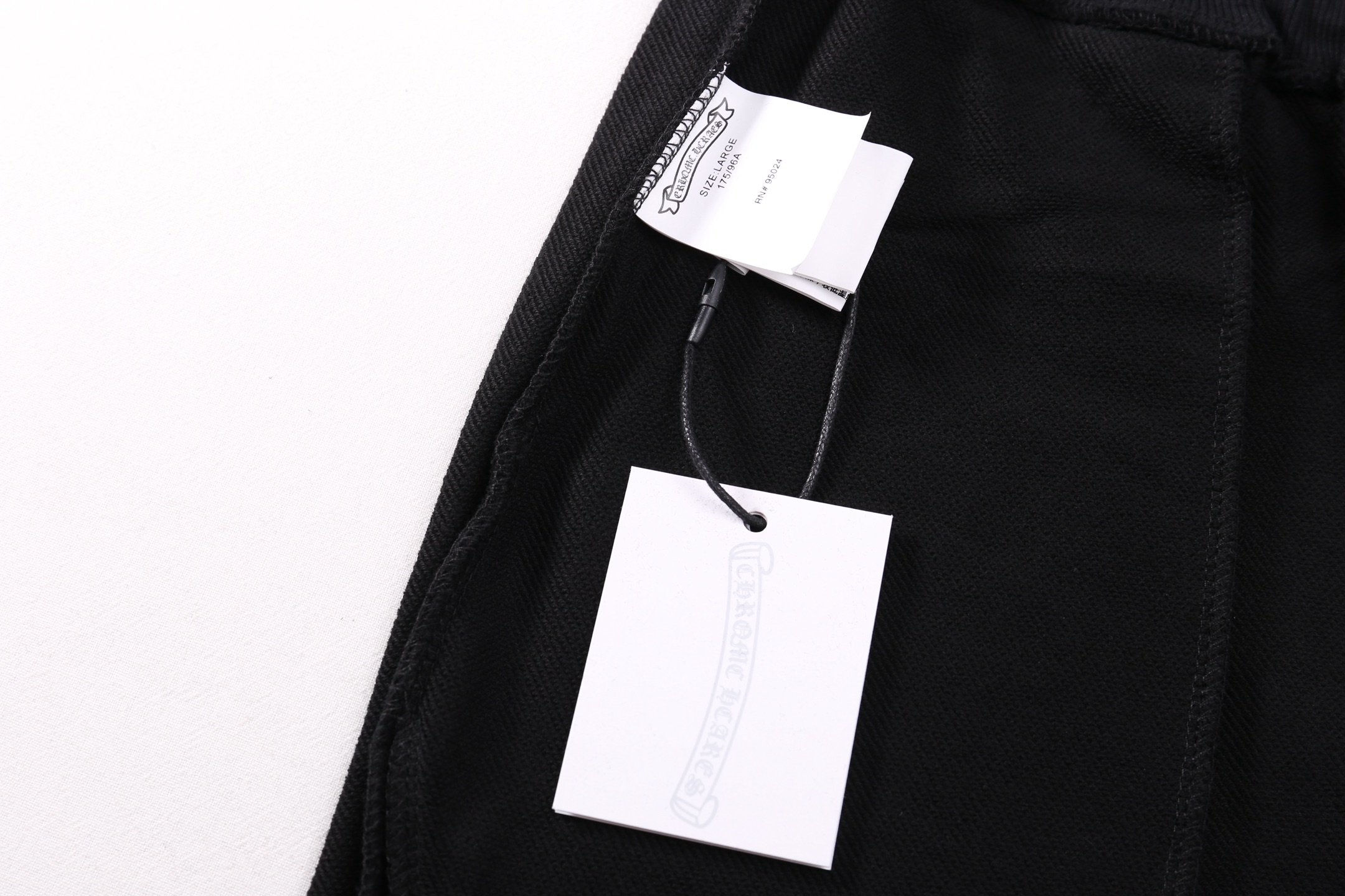 高版本Chrome Hearts克罗心 梵文刺绣短裤-Chinese UA Cheap High Quatity Brand Clothes Bags handbags Sneakers wholesale wholesaler seller from China Factory suppliers Fashion Clothing Shoes best Quality Beautiful Price 高版本Chrome Hearts克罗心 梵文刺绣短裤