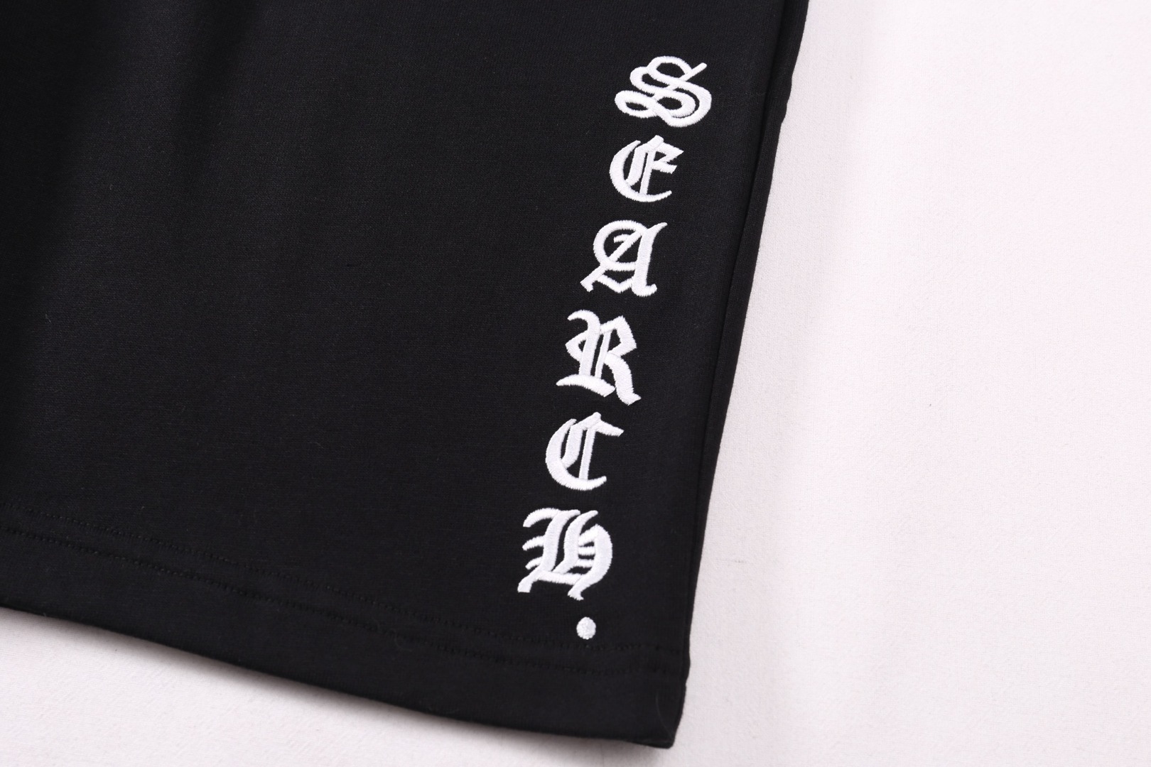 高版本Chrome Hearts克罗心 梵文刺绣短裤-Chinese UA Cheap High Quatity Brand Clothes Bags handbags Sneakers wholesale wholesaler seller from China Factory suppliers Fashion Clothing Shoes best Quality Beautiful Price 高版本Chrome Hearts克罗心 梵文刺绣短裤