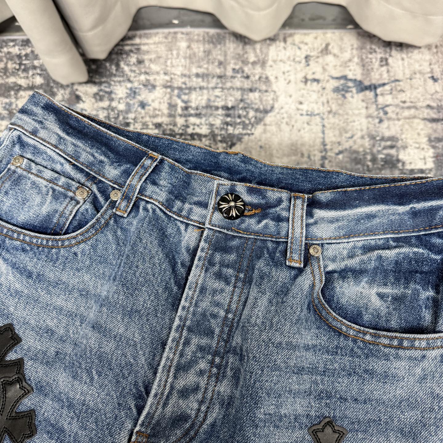 高版本Chrome hearts 克罗心 SexRecords满皮标十字做旧牛仔裤-Chinese UA Cheap High Quatity Brand Clothes Bags handbags Sneakers wholesale wholesaler seller from China Factory suppliers Fashion Clothing Shoes best Quality Beautiful Price 高版本Chrome hearts 克罗心 SexRecords满皮标十字做旧牛仔裤