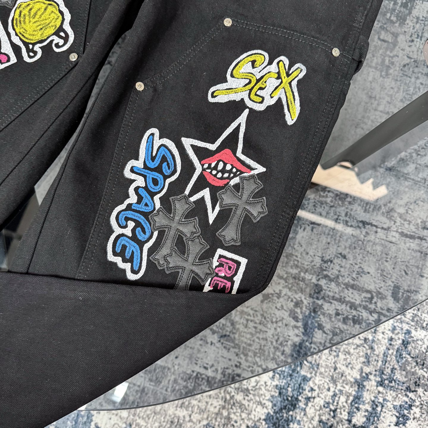 高版本Chrome hearts 克罗心 SexRecords系列涂鸦伐木裤牛仔裤-Chinese UA Cheap High Quatity Brand Clothes Bags handbags Sneakers wholesale wholesaler seller from China Factory suppliers Fashion Clothing Shoes best Quality Beautiful Price 高版本Chrome hearts 克罗心 SexRecords系列涂鸦伐木裤牛仔裤