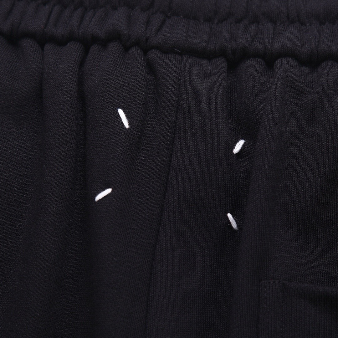 高版本MaisonMargiela/马吉拉 数字刺绣短裤