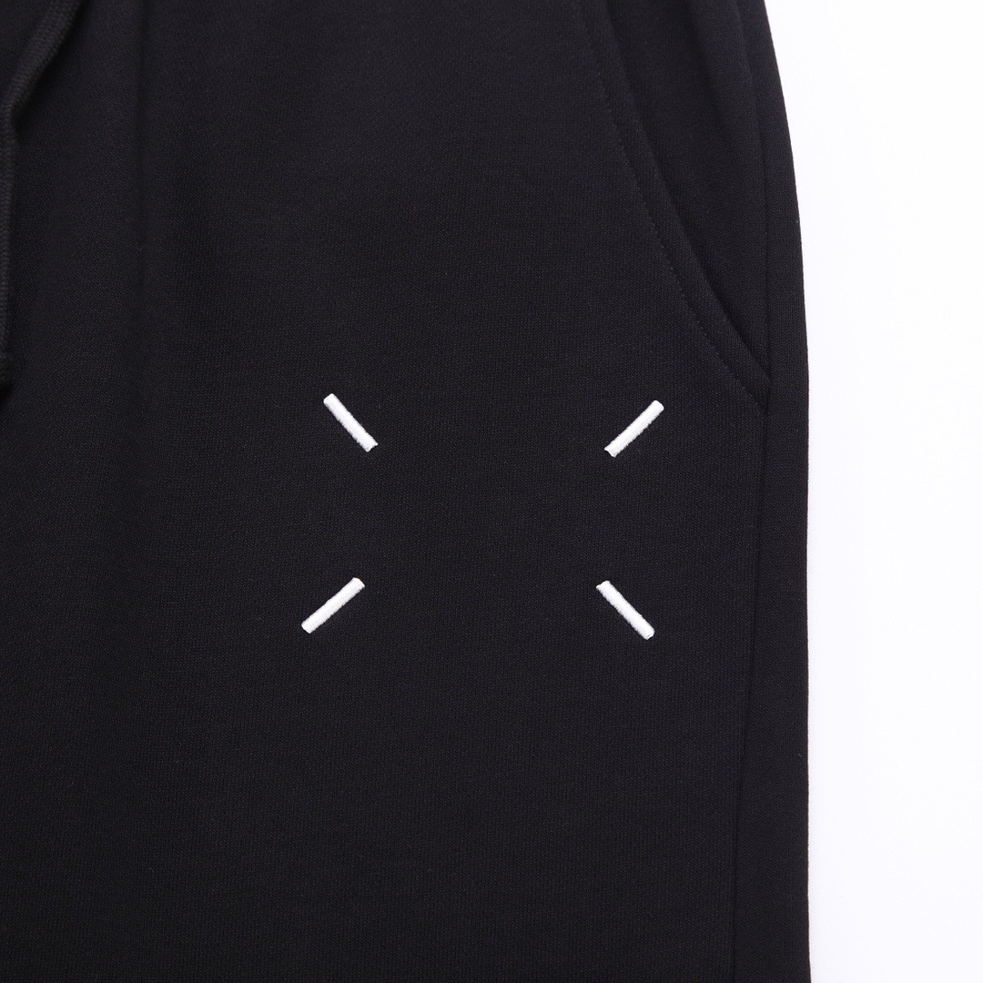 高版本MaisonMargiela/马吉拉 数字刺绣短裤