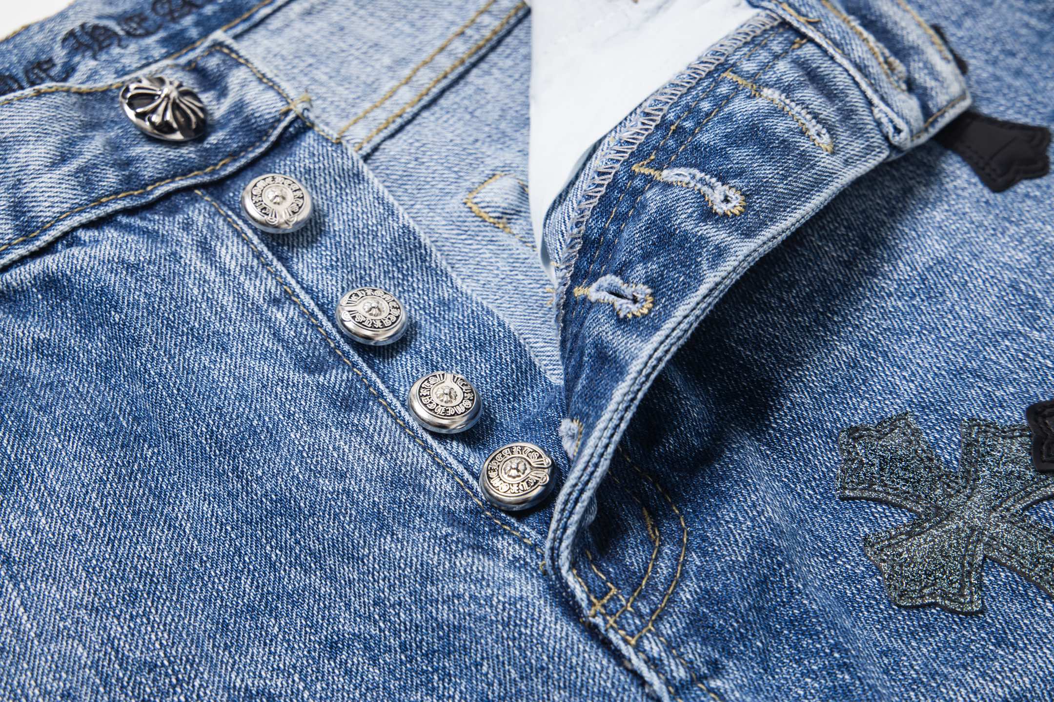 高版本Chrome Hearts克罗心 星空皮标十字水洗做旧牛仔裤