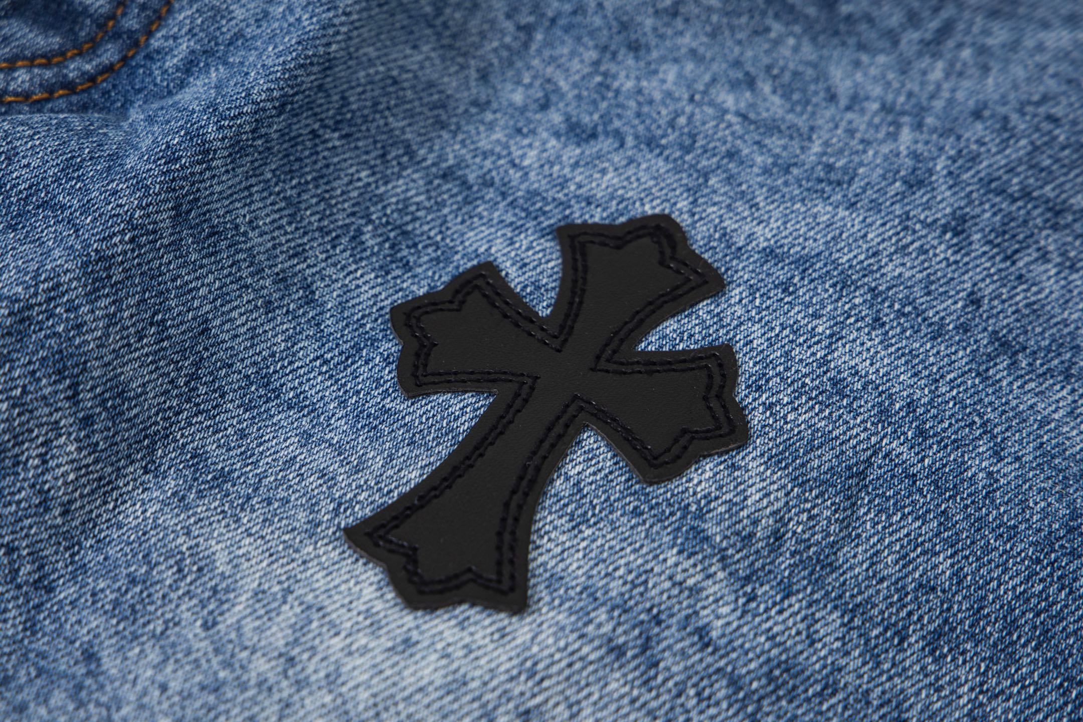 高版本Chrome Hearts克罗心 刺绣皮标十字水洗牛仔裤