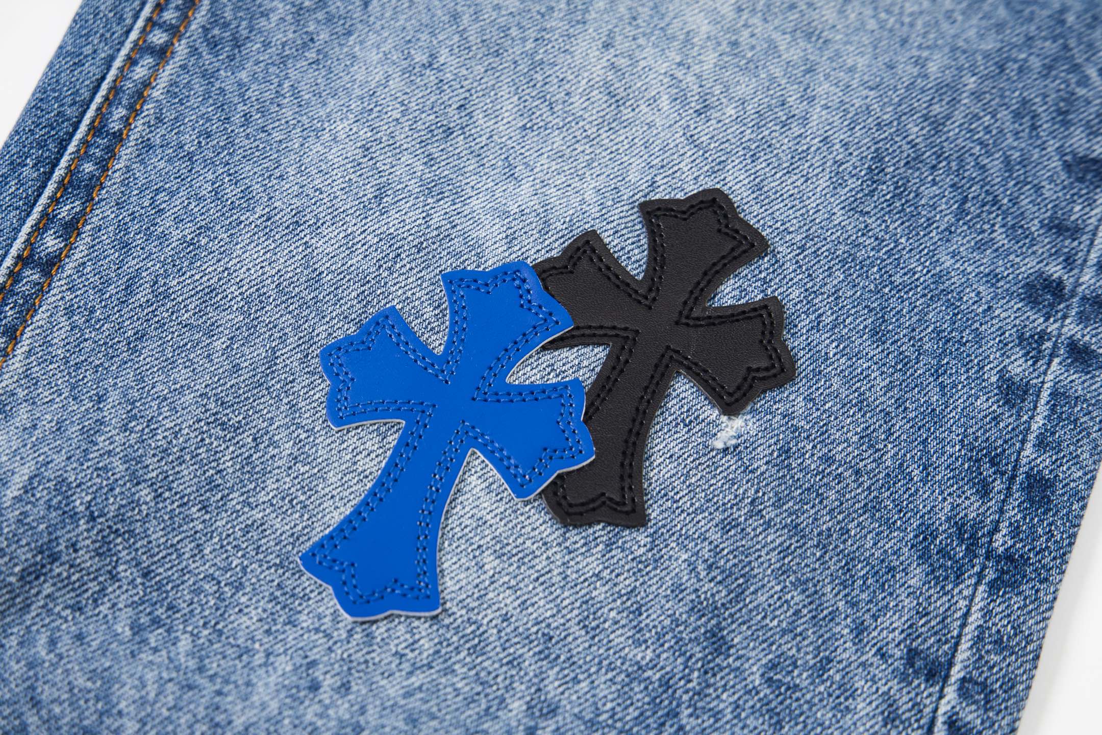 高版本Chrome Hearts克罗心 刺绣皮标十字水洗牛仔裤