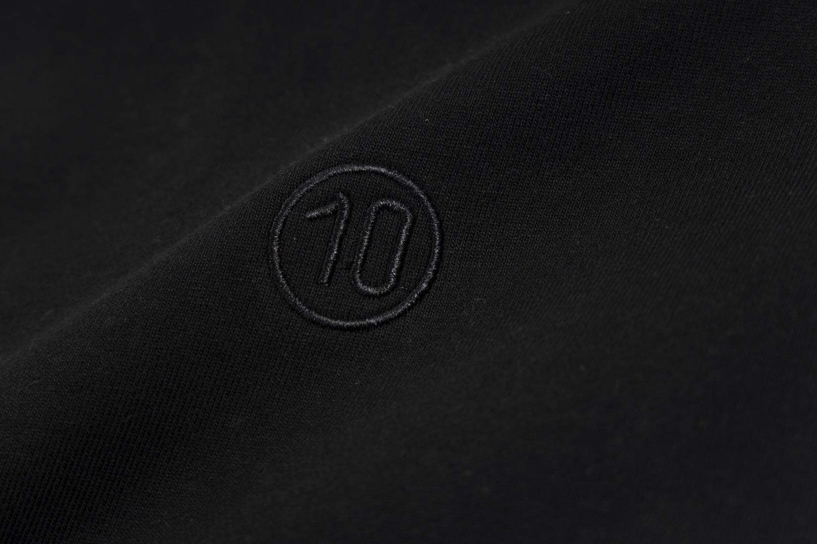 高版本MaisonMargiela/马吉拉 胸前刺绣后背破洞数字连帽卫衣