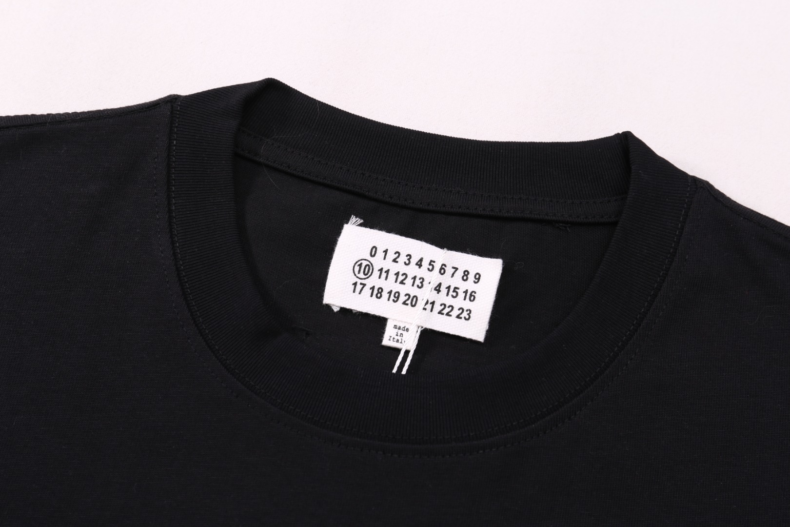 高版本MaisonMargiela/马吉拉 数字胶带印花短袖