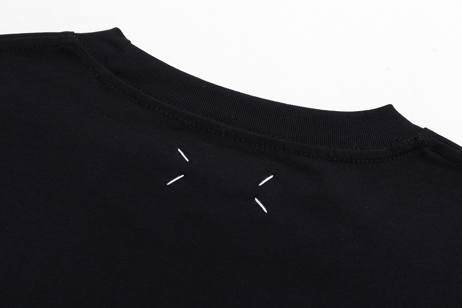 高版本MaisonMargiela/马吉拉 MM6涂鸦印花短袖-Chinese UA Cheap High Quatity Brand Clothes Bags handbags Sneakers wholesale wholesaler seller from China Factory suppliers Fashion Clothing Shoes best Quality Beautiful Price 高版本MaisonMargiela/马吉拉 MM6涂鸦印花短袖