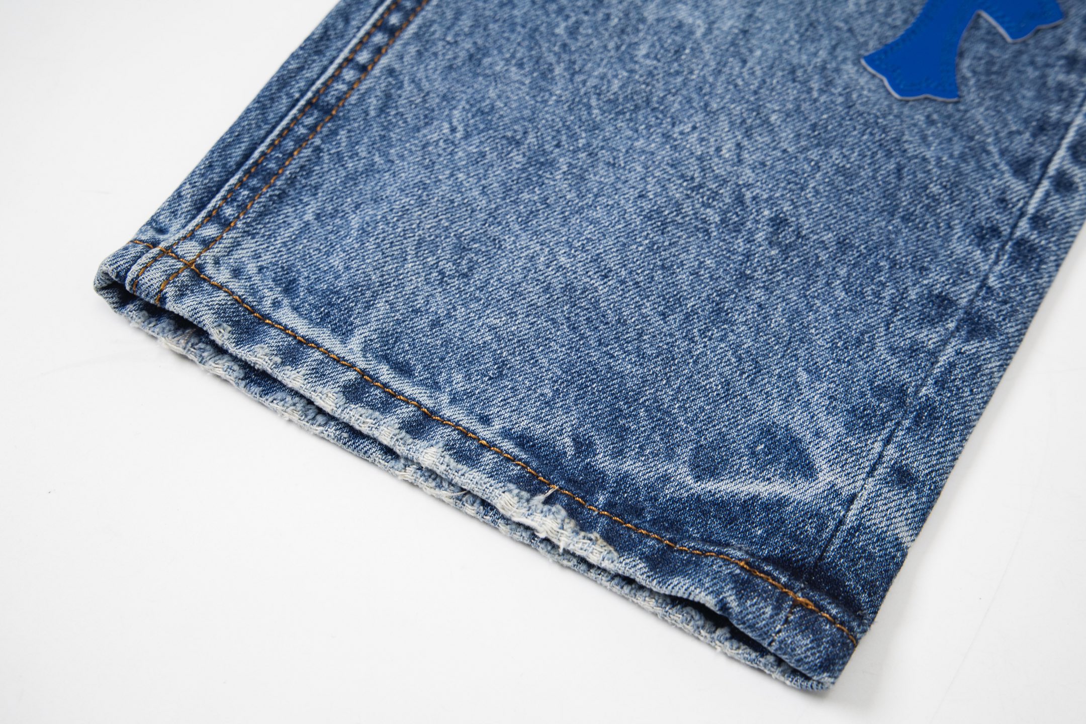 高版本Chrome Hearts克罗心 皮标十字水洗刺绣牛仔裤-Chinese UA Cheap High Quatity Brand Clothes Bags handbags Sneakers wholesale wholesaler seller from China Factory suppliers Fashion Clothing Shoes best Quality Beautiful Price 高版本Chrome Hearts克罗心 皮标十字水洗刺绣牛仔裤