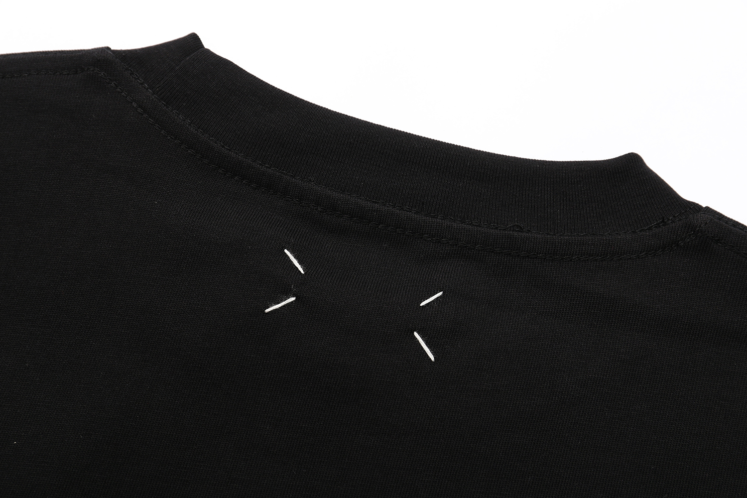 高版本MaisonMargiela/马吉拉 刺绣数字字母短袖-Chinese UA Cheap High Quatity Brand Clothes Bags handbags Sneakers wholesale wholesaler seller from China Factory suppliers Fashion Clothing Shoes best Quality Beautiful Price 高版本MaisonMargiela/马吉拉 刺绣数字字母短袖