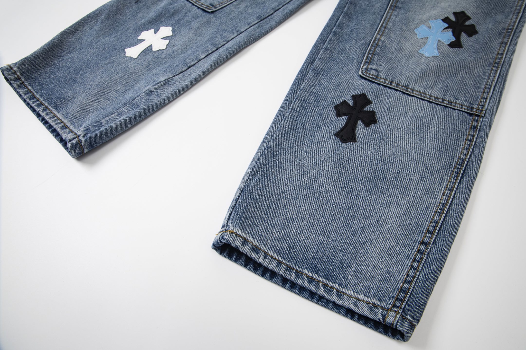 高版本Chrome hearts克罗心 皮标十字伐木裤牛仔裤-Chinese UA Cheap High Quatity Brand Clothes Bags handbags Sneakers wholesale wholesaler seller from China Factory suppliers Fashion Clothing Shoes best Quality Beautiful Price 高版本Chrome hearts克罗心 皮标十字伐木裤牛仔裤