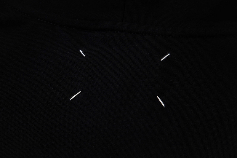 高版本MaisonMargiela/马吉拉 520系列印花连帽卫衣-Chinese UA Cheap High Quatity Brand Clothes Bags handbags Sneakers wholesale wholesaler seller from China Factory suppliers Fashion Clothing Shoes best Quality Beautiful Price 高版本MaisonMargiela/马吉拉 520系列印花连帽卫衣