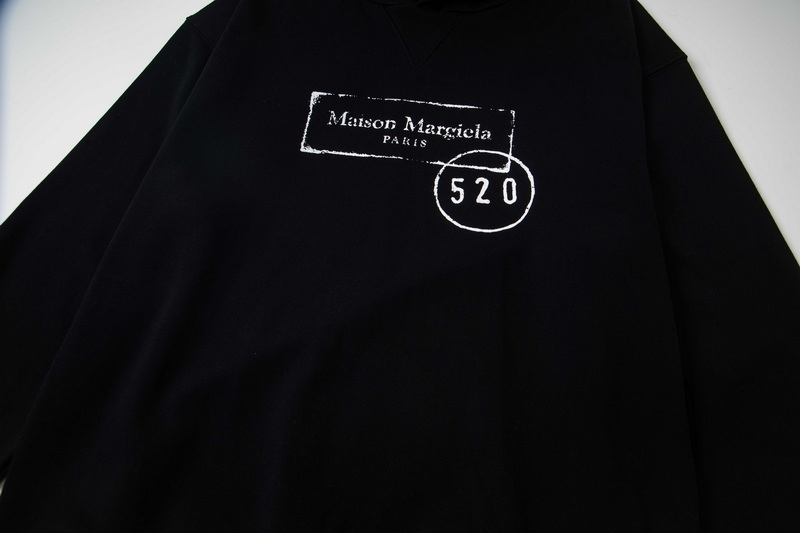 高版本MaisonMargiela/马吉拉 520系列印花连帽卫衣-Chinese UA Cheap High Quatity Brand Clothes Bags handbags Sneakers wholesale wholesaler seller from China Factory suppliers Fashion Clothing Shoes best Quality Beautiful Price 高版本MaisonMargiela/马吉拉 520系列印花连帽卫衣
