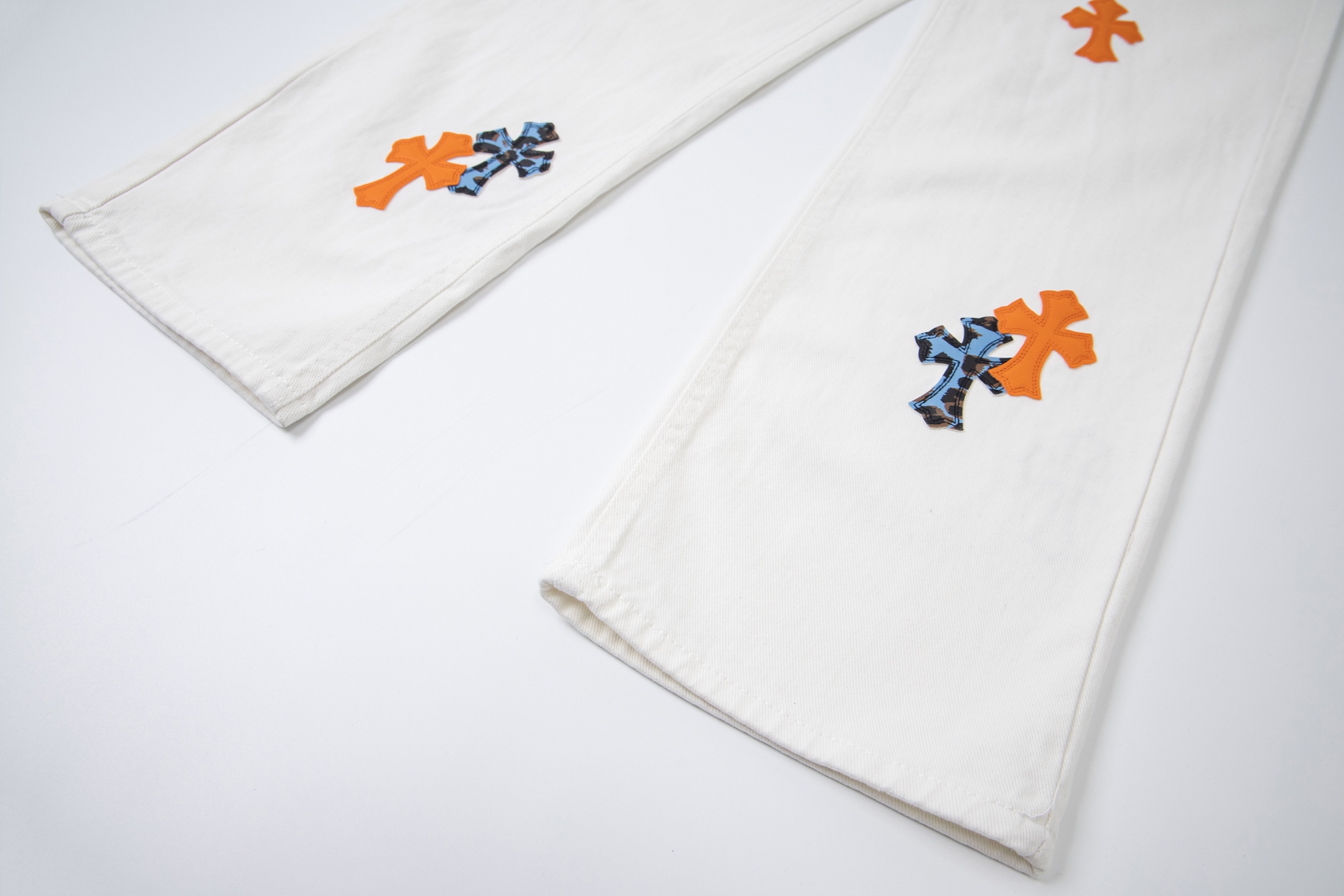 高版本Chrome Hearts克罗心 St Barth限定橙蓝豹纹皮标十字牛仔裤