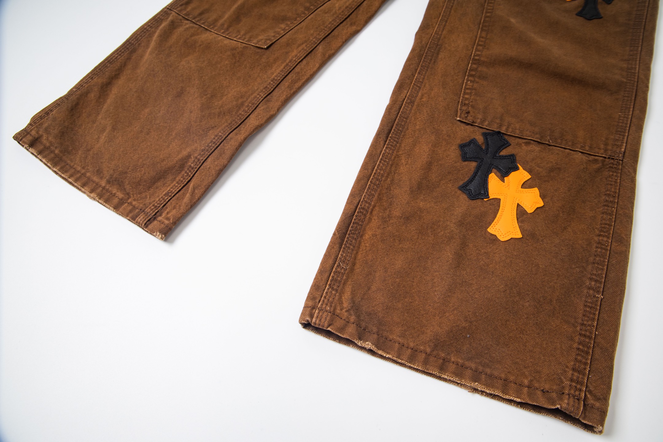 高版本Chrome hearts克罗心 橘黑拼皮做旧伐木裤牛仔裤-Chinese UA Cheap High Quatity Brand Clothes Bags handbags Sneakers wholesale wholesaler seller from China Factory suppliers Fashion Clothing Shoes best Quality Beautiful Price 高版本Chrome hearts克罗心 橘黑拼皮做旧伐木裤牛仔裤