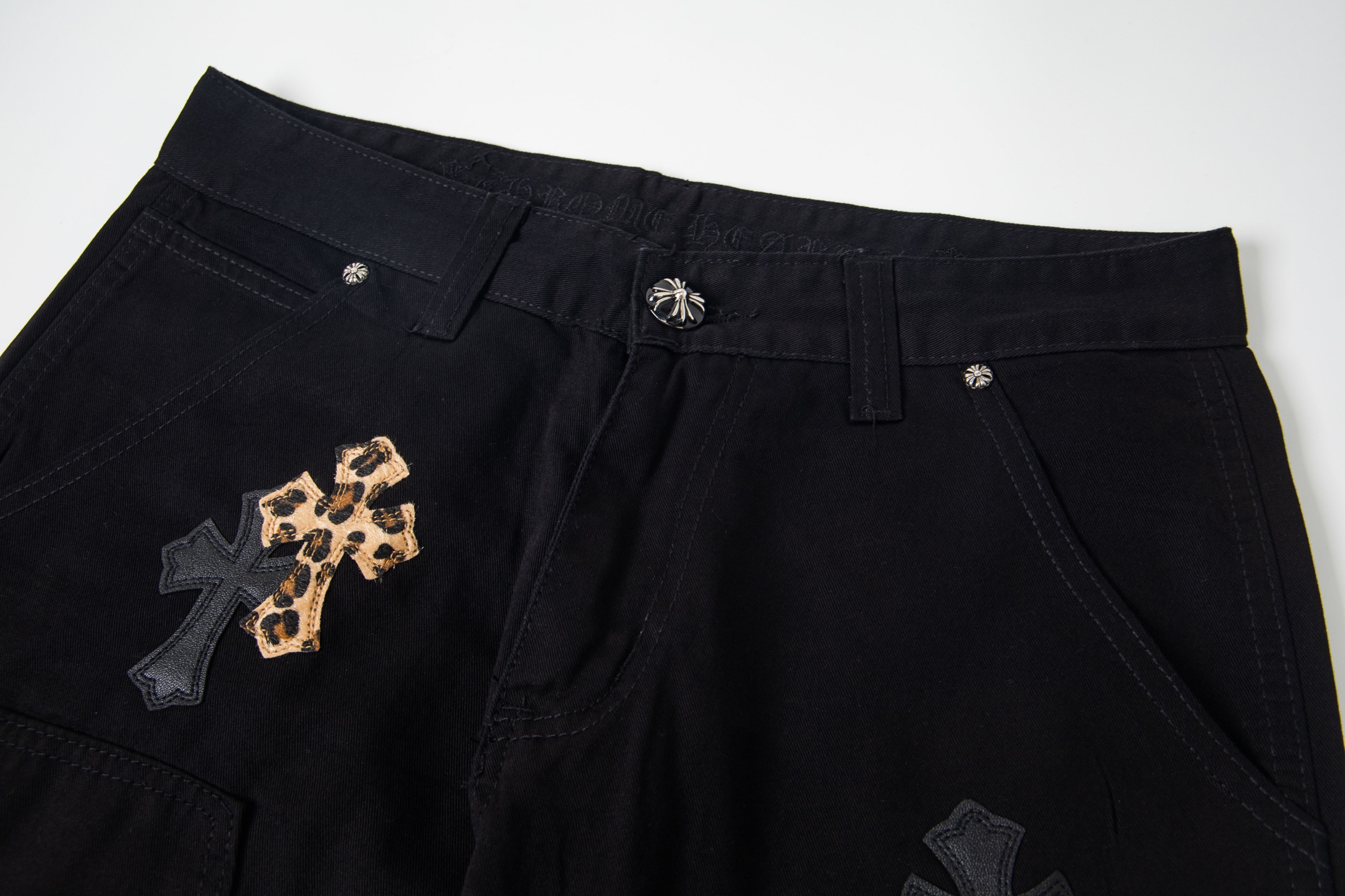 高版本Chrome hearts克罗心 豹纹皮标十字伐木裤牛仔裤-Chinese UA Cheap High Quatity Brand Clothes Bags handbags Sneakers wholesale wholesaler seller from China Factory suppliers Fashion Clothing Shoes best Quality Beautiful Price 高版本Chrome hearts克罗心 豹纹皮标十字伐木裤牛仔裤