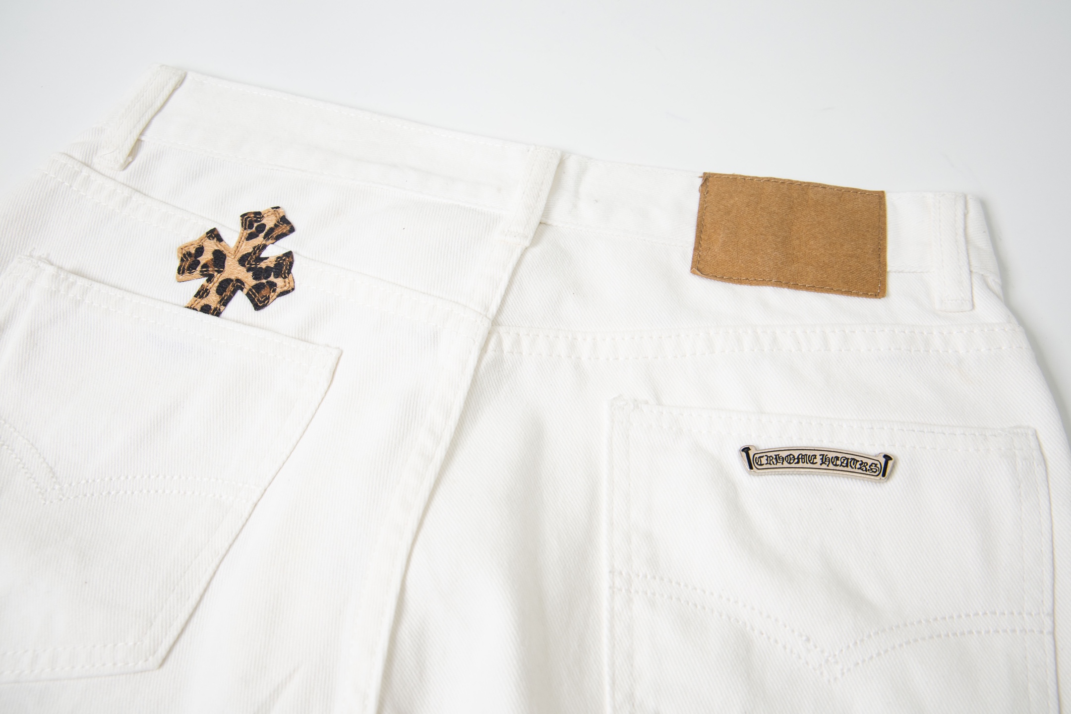 高版本Chrome Hearts克罗心 豹纹蓝色皮标十字牛仔裤-Chinese UA Cheap High Quatity Brand Clothes Bags handbags Sneakers wholesale wholesaler seller from China Factory suppliers Fashion Clothing Shoes best Quality Beautiful Price 高版本Chrome Hearts克罗心 豹纹蓝色皮标十字牛仔裤