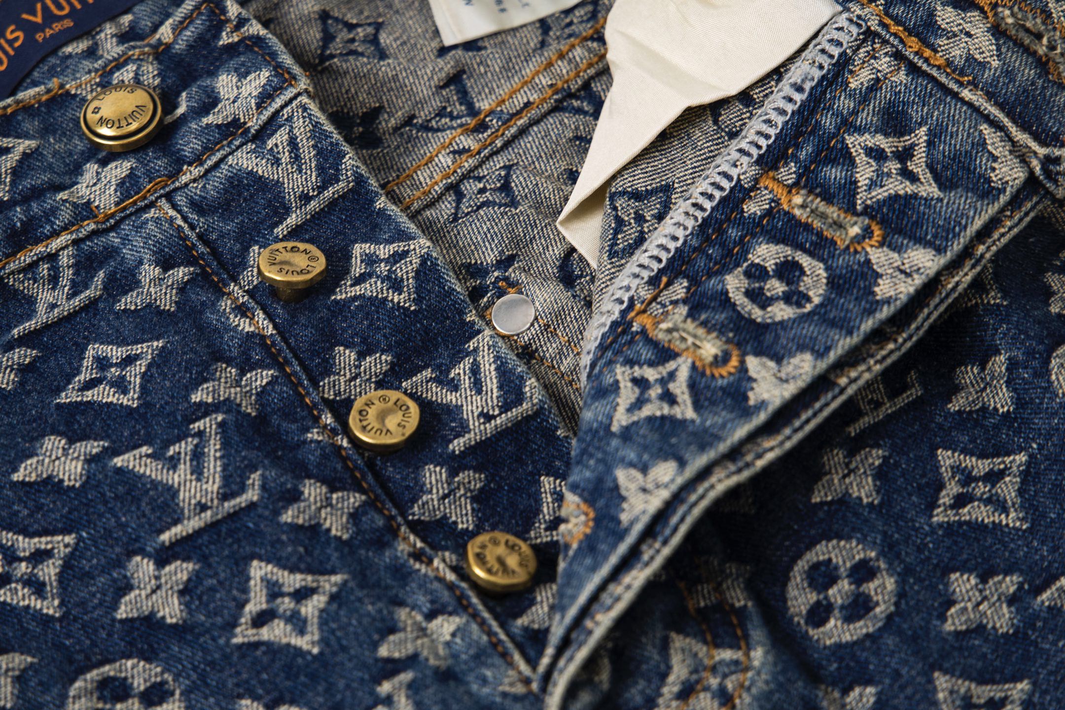 Louis Vuitton路易威登 25SS侧边皮条提花牛仔裤-Chinese UA Cheap High Quatity Brand Clothes Bags handbags Sneakers wholesale wholesaler seller from China Factory suppliers Fashion Clothing Shoes best Quality Beautiful Price Louis Vuitton路易威登 25SS侧边皮条提花牛仔裤