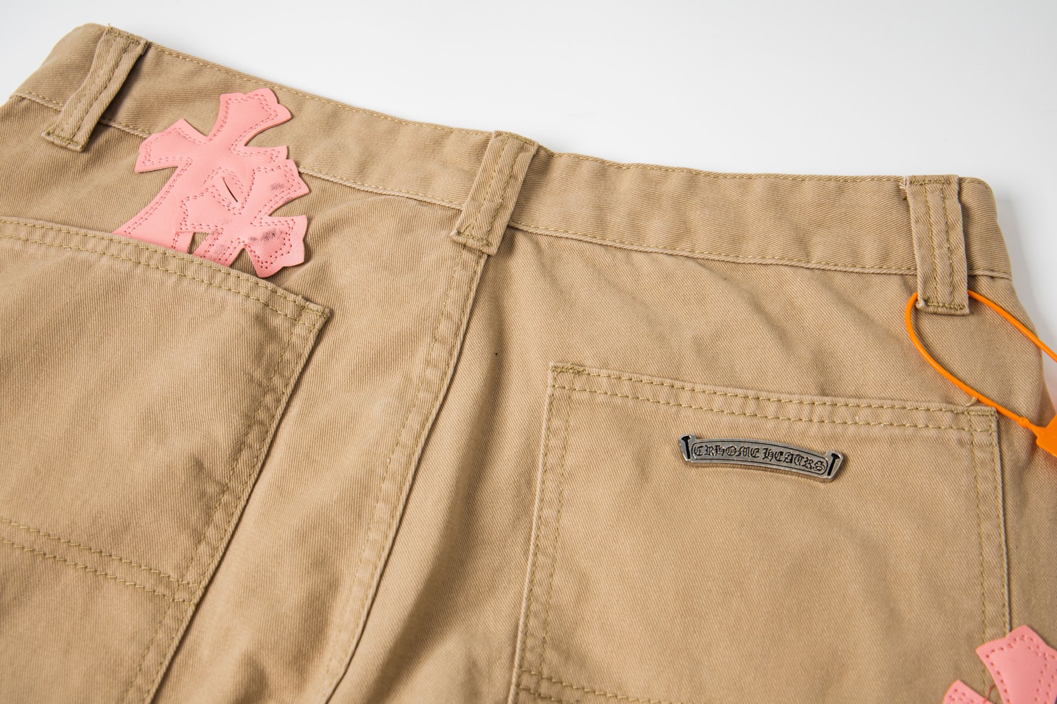 高版本Chrome hearts克罗心 豹纹粉皮标十字伐木裤牛仔裤-Chinese UA Cheap High Quatity Brand Clothes Bags handbags Sneakers wholesale wholesaler seller from China Factory suppliers Fashion Clothing Shoes best Quality Beautiful Price 高版本Chrome hearts克罗心 豹纹粉皮标十字伐木裤牛仔裤