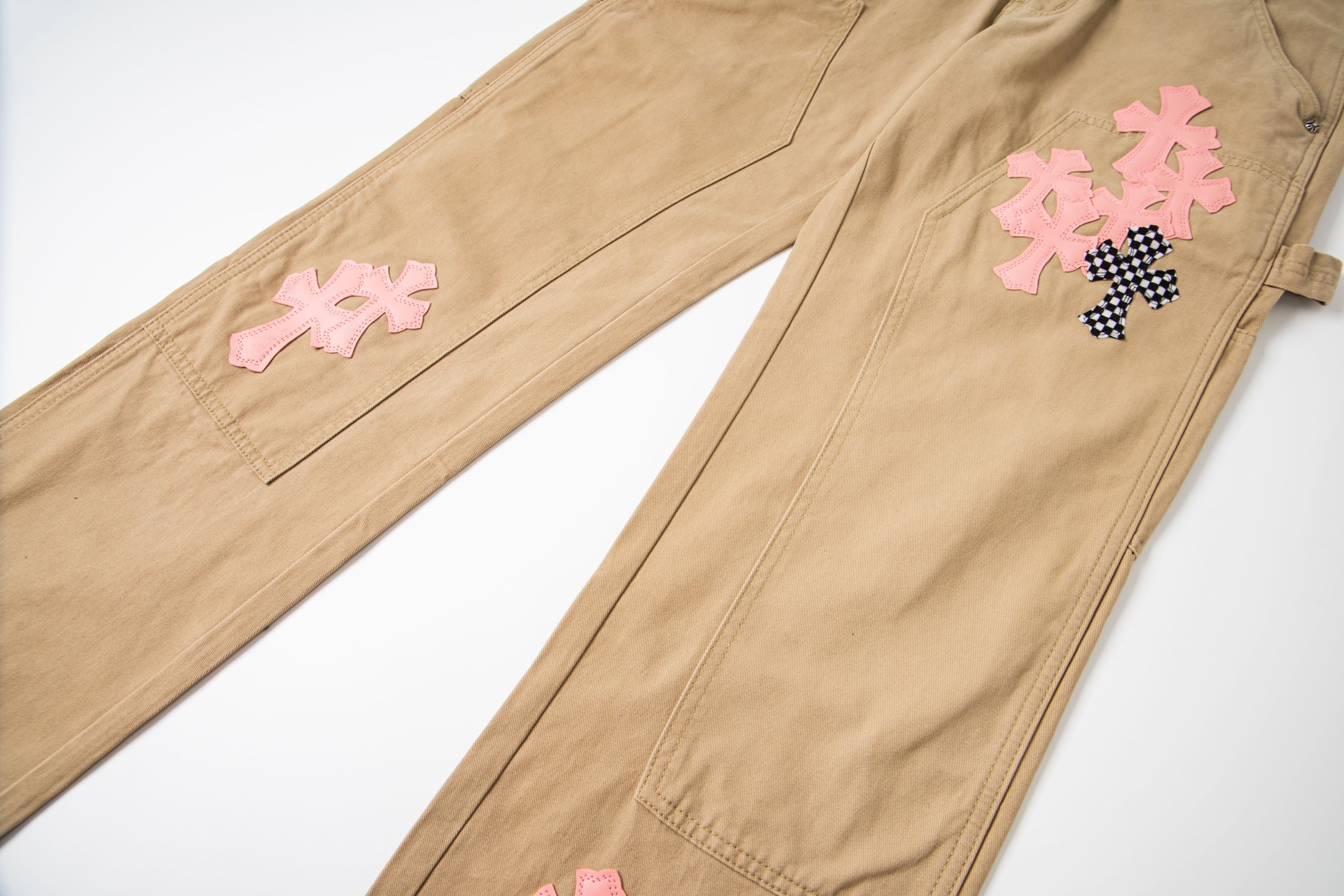 高版本Chrome hearts克罗心 豹纹粉皮标十字伐木裤牛仔裤-Chinese UA Cheap High Quatity Brand Clothes Bags handbags Sneakers wholesale wholesaler seller from China Factory suppliers Fashion Clothing Shoes best Quality Beautiful Price 高版本Chrome hearts克罗心 豹纹粉皮标十字伐木裤牛仔裤