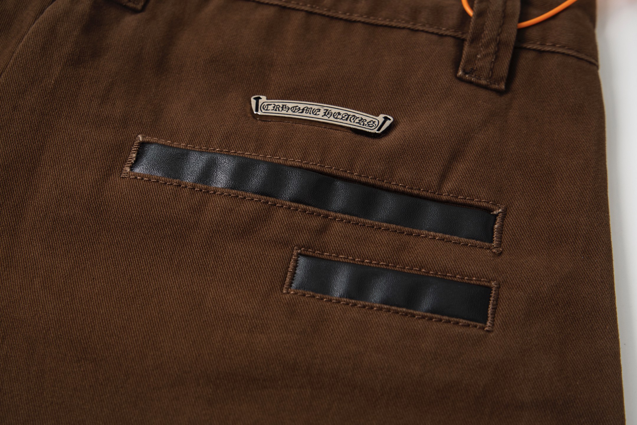 高版本Chrome Hearts克罗心 咖色豹纹拼皮十字牛仔裤-Chinese UA Cheap High Quatity Brand Clothes Bags handbags Sneakers wholesale wholesaler seller from China Factory suppliers Fashion Clothing Shoes best Quality Beautiful Price 高版本Chrome Hearts克罗心 咖色豹纹拼皮十字牛仔裤