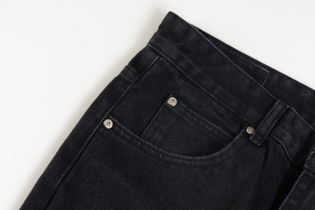 高版本Chrome hearts克罗心 城市限定皮标梵文十字牛仔裤-Chinese UA Cheap High Quatity Brand Clothes Bags handbags Sneakers wholesale wholesaler seller from China Factory suppliers Fashion Clothing Shoes best Quality Beautiful Price 高版本Chrome hearts克罗心 城市限定皮标梵文十字牛仔裤