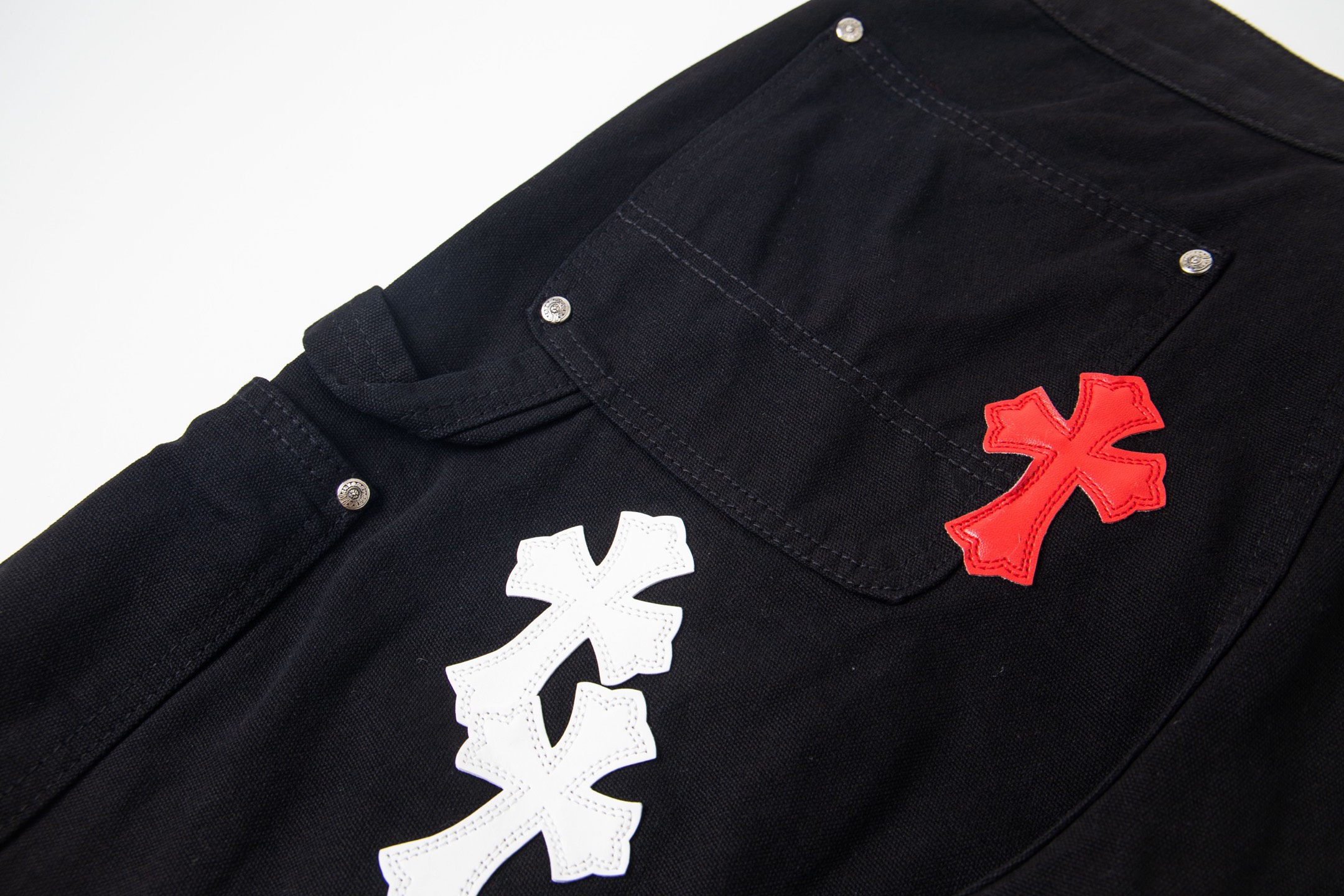 高版本Chrome hearts克罗心 红白满皮标伐木裤牛仔裤-Chinese UA Cheap High Quatity Brand Clothes Bags handbags Sneakers wholesale wholesaler seller from China Factory suppliers Fashion Clothing Shoes best Quality Beautiful Price 高版本Chrome hearts克罗心 红白满皮标伐木裤牛仔裤