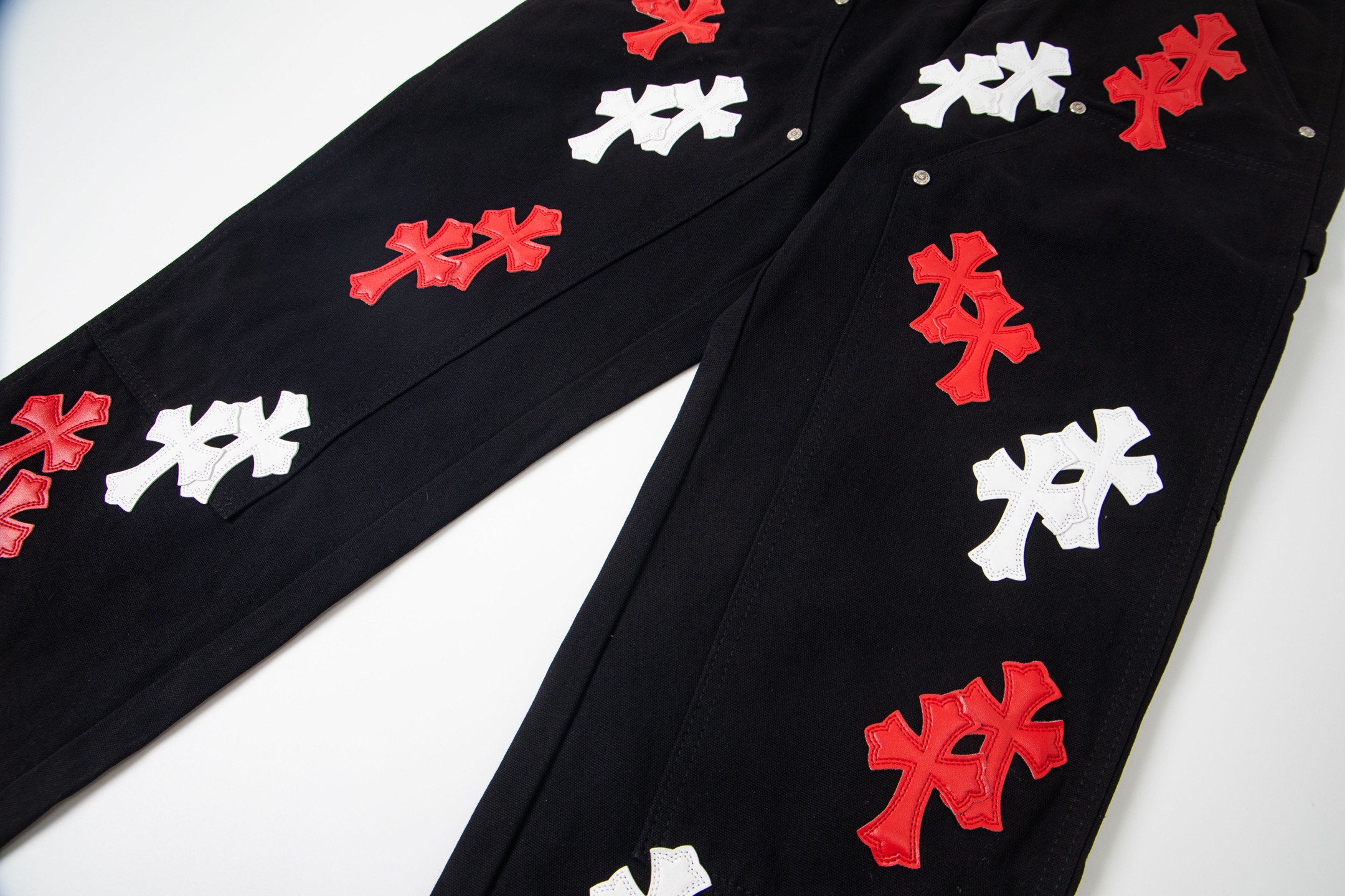 高版本Chrome hearts克罗心 红白满皮标伐木裤牛仔裤-Chinese UA Cheap High Quatity Brand Clothes Bags handbags Sneakers wholesale wholesaler seller from China Factory suppliers Fashion Clothing Shoes best Quality Beautiful Price 高版本Chrome hearts克罗心 红白满皮标伐木裤牛仔裤