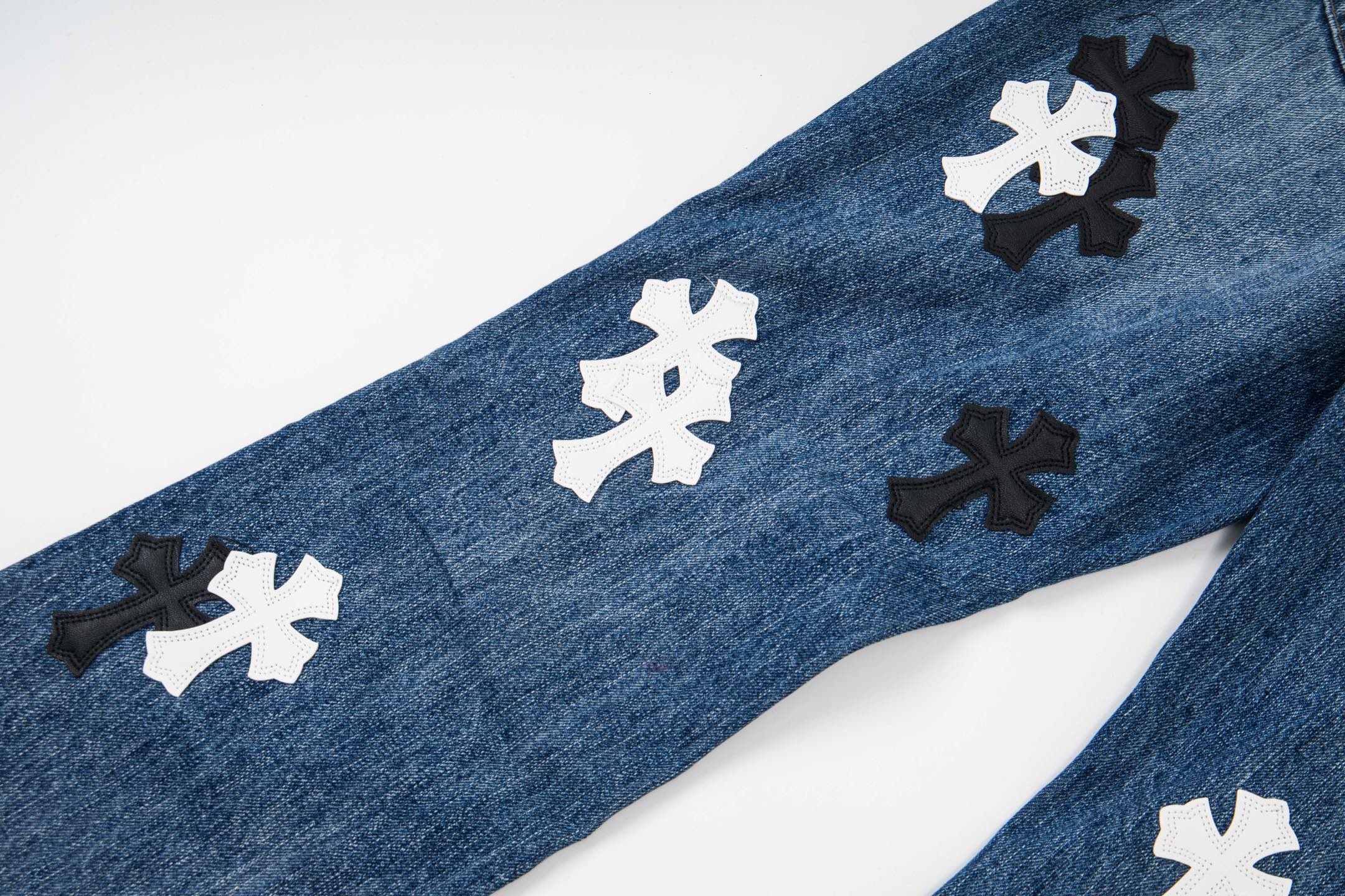 高版本Chrome Hearts克罗心 皮标十字水洗微喇牛仔裤-Chinese UA Cheap High Quatity Brand Clothes Bags handbags Sneakers wholesale wholesaler seller from China Factory suppliers Fashion Clothing Shoes best Quality Beautiful Price 高版本Chrome Hearts克罗心 皮标十字水洗微喇牛仔裤