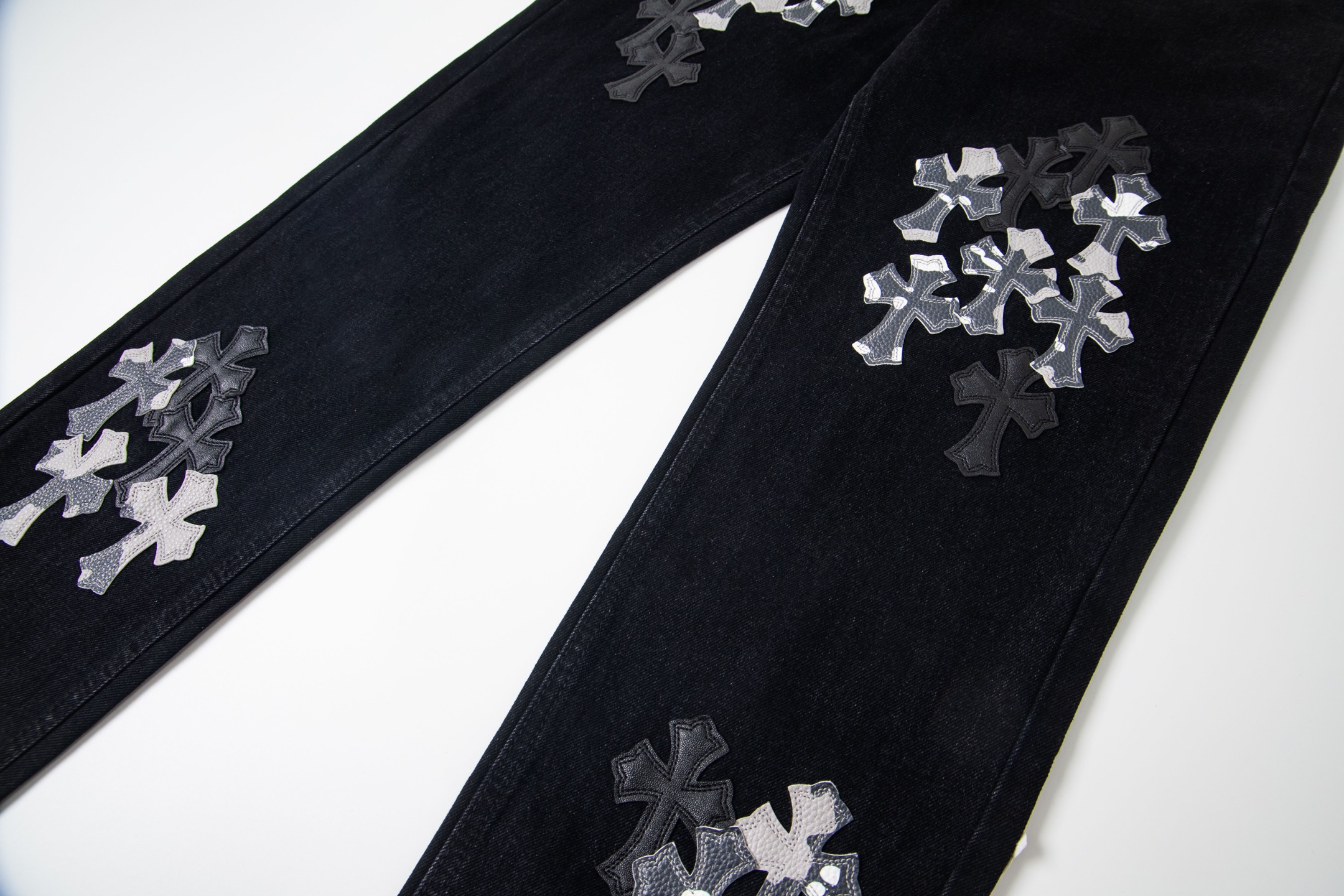 高版本Chrome hearts 克罗心 重叠多皮十字水洗做旧牛仔裤-Chinese UA Cheap High Quatity Brand Clothes Bags handbags Sneakers wholesale wholesaler seller from China Factory suppliers Fashion Clothing Shoes best Quality Beautiful Price 高版本Chrome hearts 克罗心 重叠多皮十字水洗做旧牛仔裤