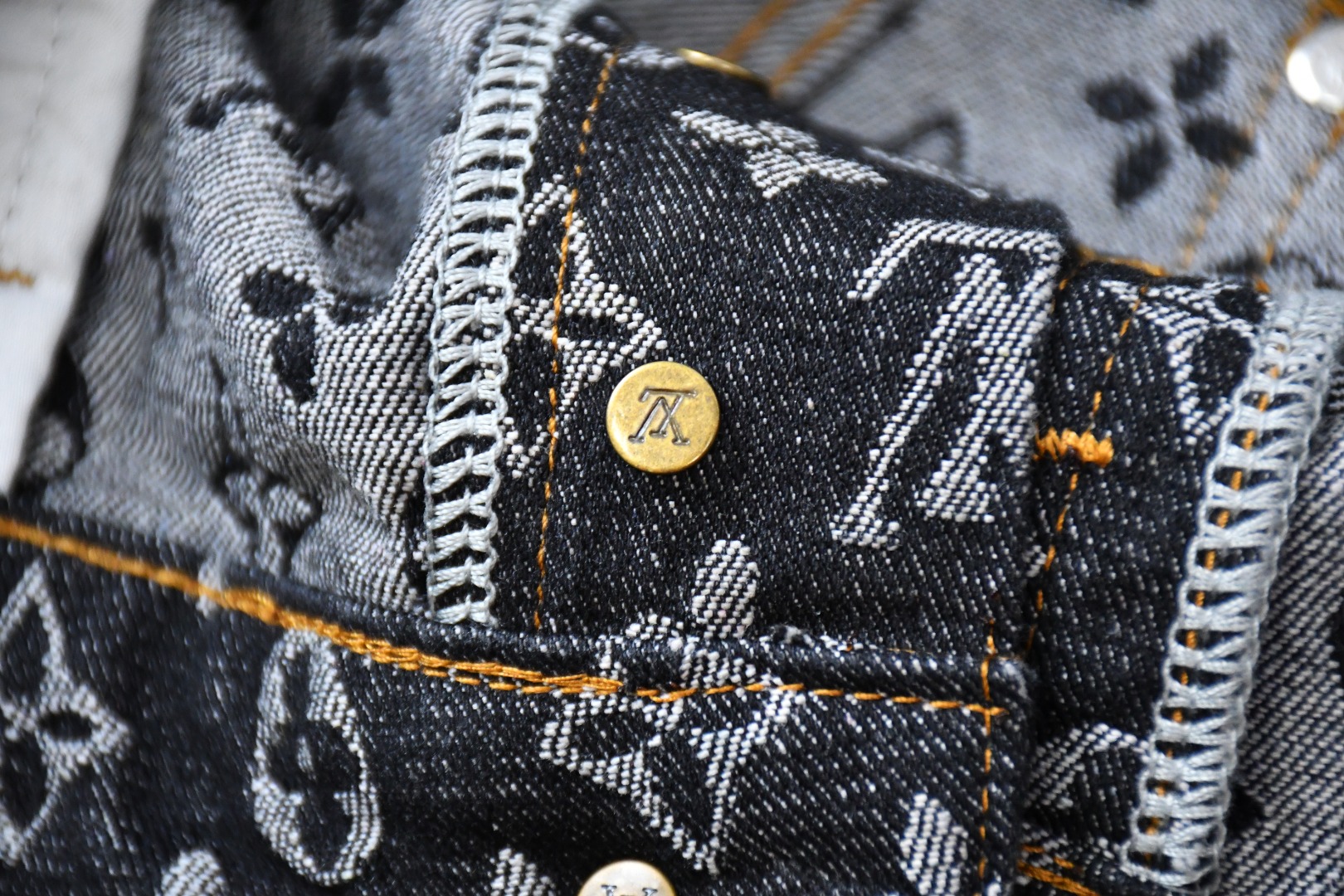 Louis Vuitton路易威登 经典提花满印牛仔裤-Chinese UA Cheap High Quatity Brand Clothes Bags handbags Sneakers wholesale wholesaler seller from China Factory suppliers Fashion Clothing Shoes best Quality Beautiful Price Louis Vuitton路易威登 经典提花满印牛仔裤