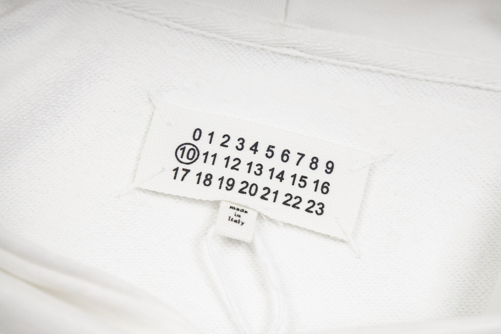 高版本MaisonMargiela/马吉拉 刺绣数字字母连帽卫衣