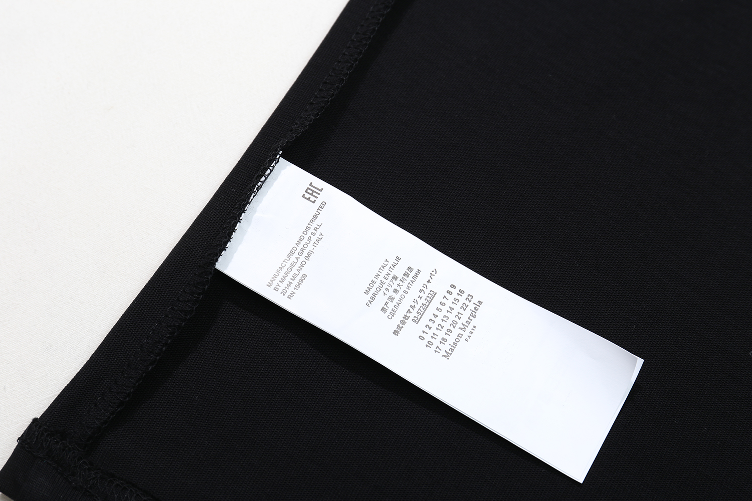 高版本MaisonMargiela/马吉拉 数字印花短袖 高版本MaisonMargiela/马吉拉 数字印花短袖