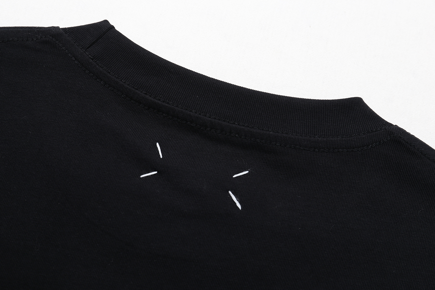 高版本MaisonMargiela/马吉拉 数字印花短袖 高版本MaisonMargiela/马吉拉 数字印花短袖