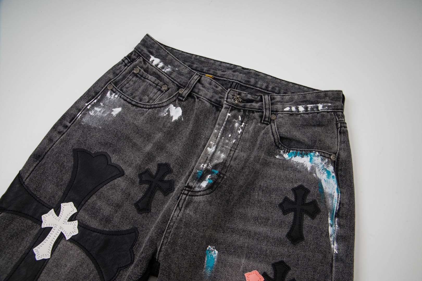高版本Chrome hearts克罗心 x Gallery Dept.联名涂鸦彩标十字微喇牛仔裤 高版本Chrome hearts克罗心 x Gallery Dept.联名涂鸦彩标十字微喇牛仔裤