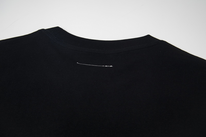 高版本MaisonMargiela/马吉拉 胶带数字标签印花短袖-Chinese UA Cheap High Quatity Brand Clothes Bags handbags Sneakers wholesale wholesaler seller from China Factory suppliers Fashion Clothing Shoes best Quality Beautiful Price 高版本MaisonMargiela/马吉拉 胶带数字标签印花短袖